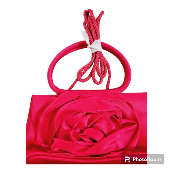 Red Small Purse with a Rose Flower 🌹 - Picture 5 of 6